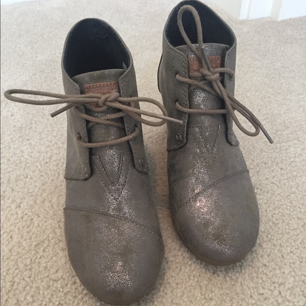 Toms Wedge shoes